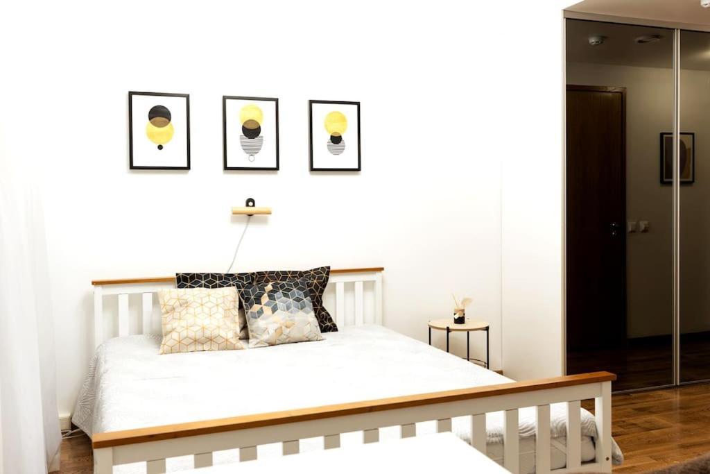 Modern & Cozy Place In The Very Heart Of Butas *