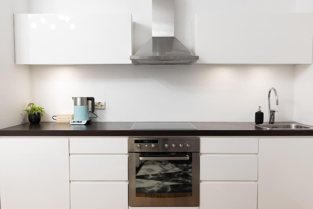 Modern & Cozy Place In The Very Heart Of Butas *